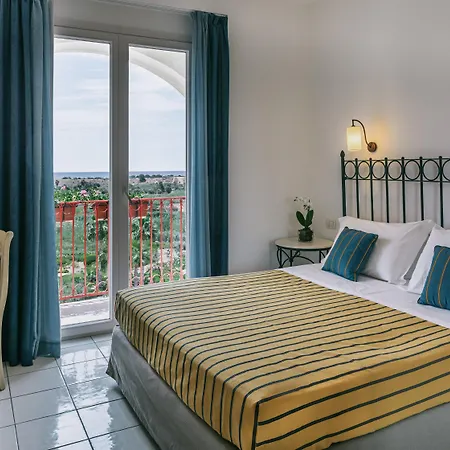 Hotel Costanza Club 4*
